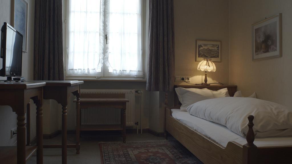 Faehrhaus Hotel วัลด์ชุท-ทีนเงน ห้อง รูปภาพ